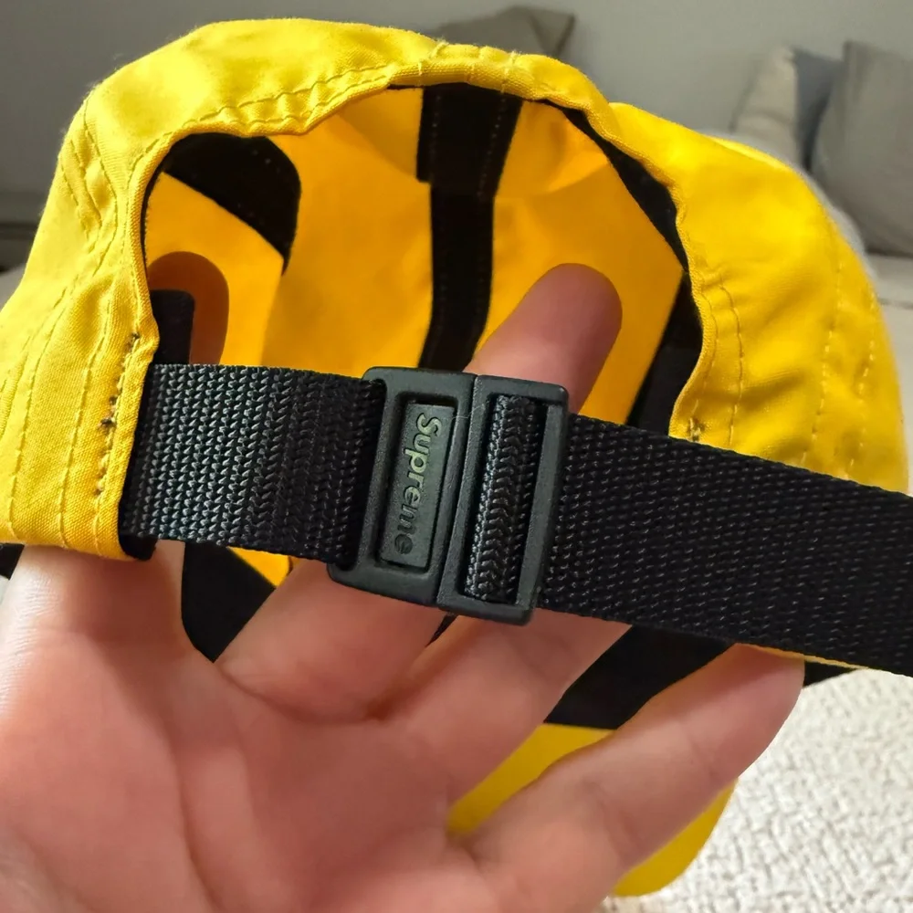 Supreme hat - Picture 2 of 4